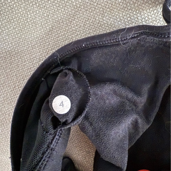 Lululemon Sports Bra Size 4 - Picture 3 of 3